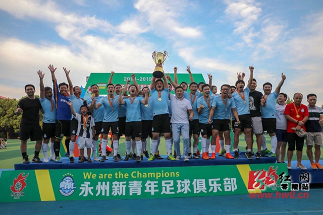 天安门国旗护卫队前队长陷情感纠纷，前女友控诉与他分手后讨债